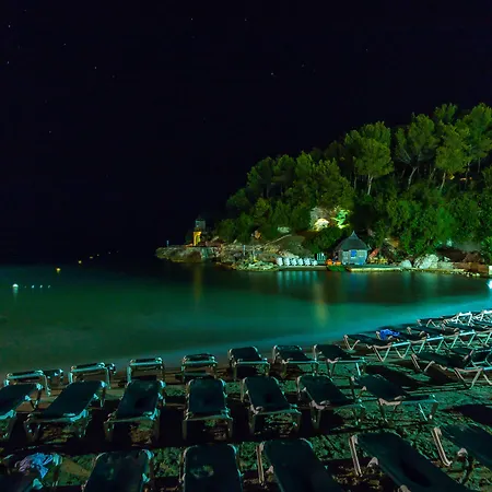 奥特朗托乐查勒海滩度假酒店 度假村