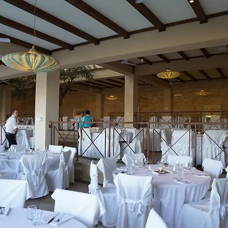 奥特朗托乐查勒海滩度假酒店 奥特朗托