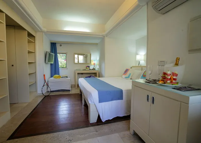 Futura Club Le Cale D'Otranto Resort 3*